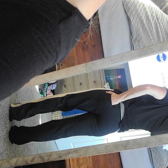 STUNNING BCBG black trackpants with side stripes - Picture 4 of 11